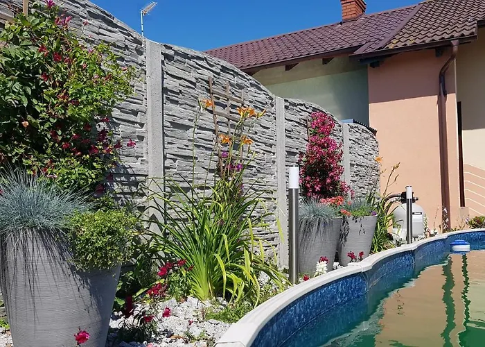 Nobis Bed & Breakfast 3*